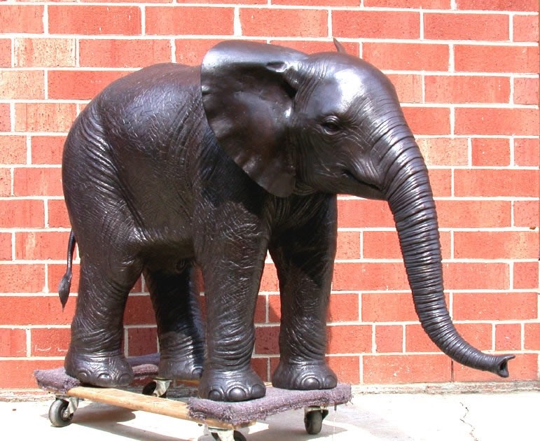 Baby Elephant Fountain with Trunk Up