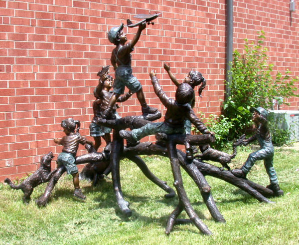 SRB25410 Bronze Children with Water Guns Sculpture Metropolitan Galleries Inc.